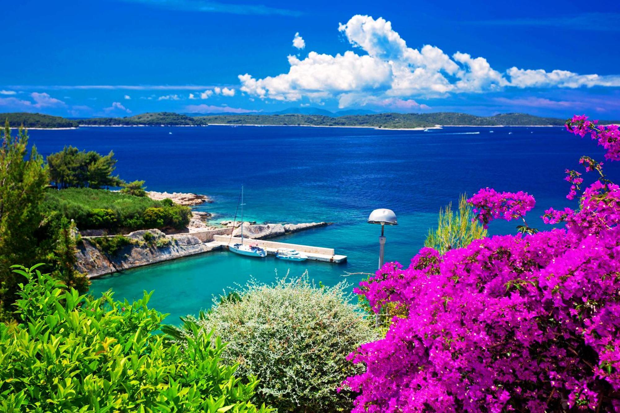 Blue Bay * Hvar Town